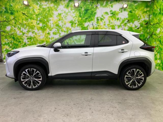 ヤリスクロス ハイブリッドＺ　保証書／ディスプレイオーディオ＋ナビ８インチ／トヨタセーフティセンス／シートヒーター　前席／パノラミックビューモニター／車線逸脱防止支援システム／シート　ハーフレザー／ヘッドランプ　ＬＥＤ（2枚目）