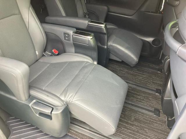 アルファード Ｓ　Ｃパッケージ　新品タイヤ／ツインムーンルーフ／保証書／純正　８インチ　ＳＤナビ／フリップダウンモニター　純正　１２．１インチ／トヨタセーフティセンス／両側電動スライドドア／シートヒーター　前席　サンルーフ　ＥＴＣ（26枚目）