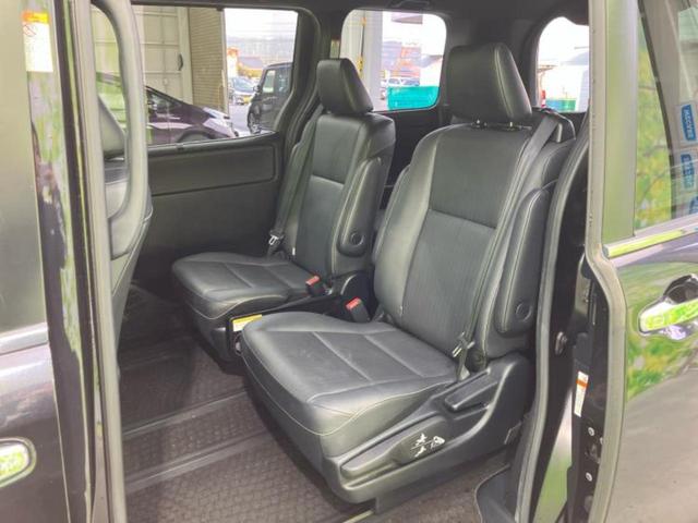 エスクァイア Ｇｉブラックテーラード　新品タイヤ／純正　ＳＤナビ／トヨタセーフティセンス／両側電動スライドドア／シートヒーター／車線逸脱防止支援システム／シート　合皮／ヘッドランプ　ＬＥＤ／Ｂｌｕｅｔｏｏｔｈ接続／ＥＴＣ　バックカメラ（8枚目）