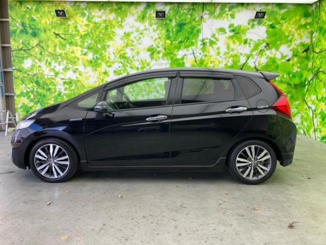 フィットハイブリッド ハイブリッド・Ｓパッケージ　保証書／純正　ＳＤナビ／ヘッドランプ　ＬＥＤ／Ｂｌｕｅｔｏｏｔｈ接続／ＥＴＣ／ＥＢＤ付ＡＢＳ／横滑り防止装置／アイドリングストップ／バックモニター／フルセグＴＶ／ＤＶＤ／エアバッグ　運転席　ＤＶＤ再生（2枚目）