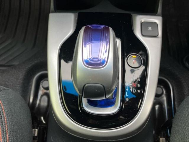 フィットハイブリッド ハイブリッド・Ｓパッケージ　保証書／純正　ＳＤナビ／ヘッドランプ　ＬＥＤ／Ｂｌｕｅｔｏｏｔｈ接続／ＥＴＣ／ＥＢＤ付ＡＢＳ／横滑り防止装置／アイドリングストップ／バックモニター／フルセグＴＶ／ＤＶＤ／エアバッグ　運転席　ＤＶＤ再生（18枚目）