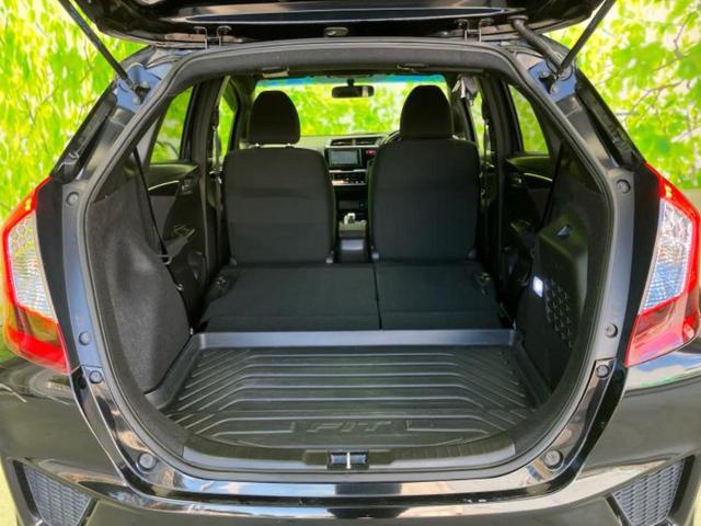 フィットハイブリッド ハイブリッド・Ｓパッケージ　保証書／純正　ＳＤナビ／ヘッドランプ　ＬＥＤ／Ｂｌｕｅｔｏｏｔｈ接続／ＥＴＣ／ＥＢＤ付ＡＢＳ／横滑り防止装置／アイドリングストップ／バックモニター／フルセグＴＶ／ＤＶＤ／エアバッグ　運転席　ＤＶＤ再生（20枚目）