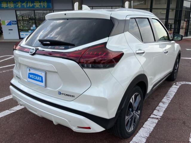 キックス Ｘスタイルエディション　保証書／純正　９インチ　ＳＤナビ／インテリジェントルームミラー／衝突安全装置／シートヒーター／全方位モニター／車線逸脱防止支援システム／シート　合皮／ヘッドランプ　ＬＥＤ／ＥＴＣ／ＥＢＤ付ＡＢＳ（3枚目）