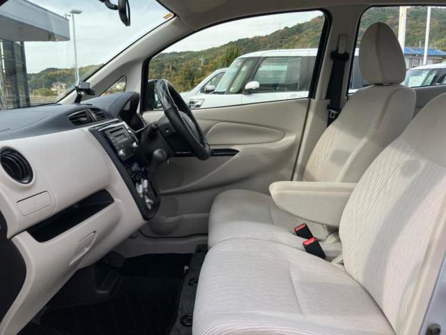 eKワゴン E 保証書/EBD付ABS/エアバッグ 運転席/エアバッグ 助手席/衝突安全ボディ/パワーウインドウ/キーレスエントリー/パワーステアリング/マニュアルエアコン/取扱説明書/セキュリティアラーム(6枚目)