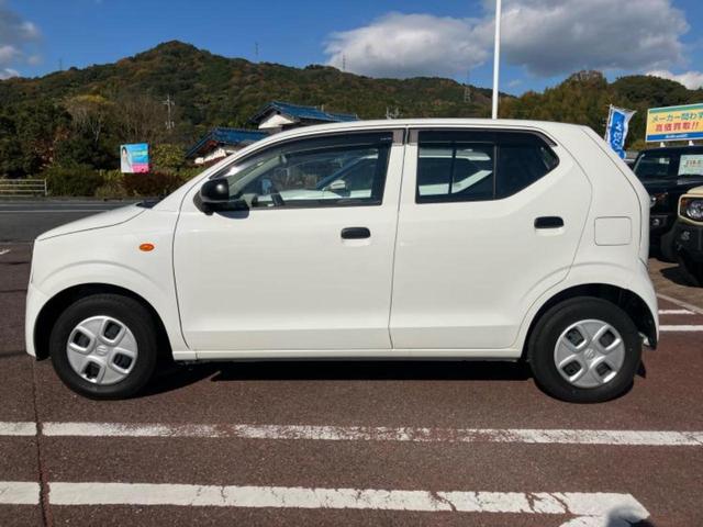 アルト ４ＷＤ　Ｆ　新品タイヤ／保証書／シートヒーター／ＥＴＣ／ＥＢＤ付ＡＢＳ／横滑り防止装置／エアバッグ　運転席／エアバッグ　助手席／パワーウインドウ／キーレスエントリー／パワーステアリング／マニュアルエアコン／ＣＤ（2枚目）