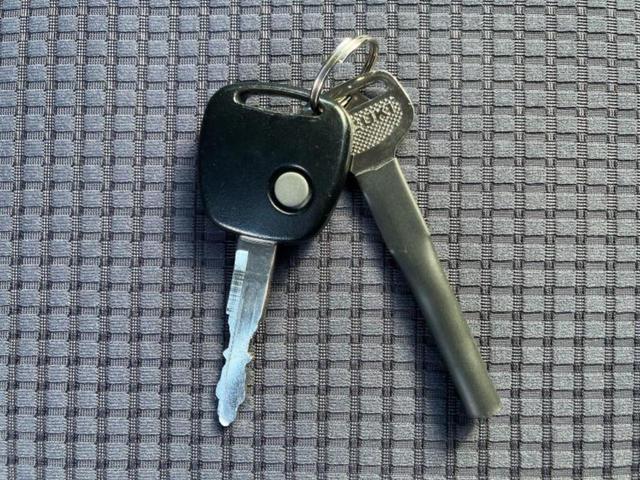 アルト ４ＷＤ　Ｆ　新品タイヤ／保証書／シートヒーター／ＥＴＣ／ＥＢＤ付ＡＢＳ／横滑り防止装置／エアバッグ　運転席／エアバッグ　助手席／パワーウインドウ／キーレスエントリー／パワーステアリング／マニュアルエアコン／ＣＤ（20枚目）