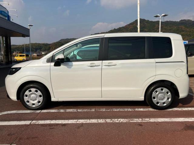 フリード AIR 保証書/純正 8インチ ナビ/ホンダセンシング/両側電動スライドドア/車線逸脱防止支援システム/登録済未使用車/ヘッドランプ LED/Bluetooth接続/EBD付ABS/ワンセグTV/禁煙車(2枚目)