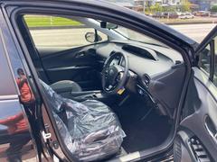 プリウス 未使用車の中古車を探すなら グーネット トヨタの中古車情報