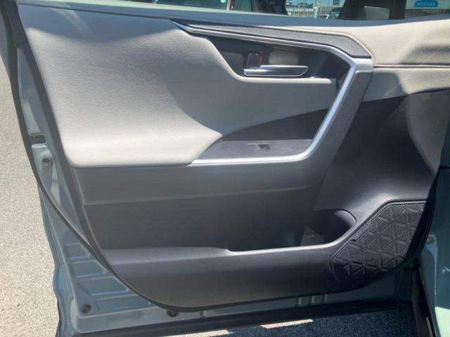 ＲＡＶ４ ４ＷＤハイブリッドアドベンチャー　保証書／純正　１０インチ　ＳＤナビ／衝突安全装置／シートヒーター／車線逸脱防止支援システム／シート　ハーフレザー／パーキングアシスト　バックガイド／ヘッドランプ　ＬＥＤ／ＥＴＣ　衝突被害軽減システム（21枚目）