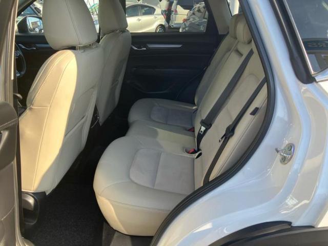 ＣＸ－５ ２０Ｓシルクベージュセレクション　新品タイヤ／保証書／ディスプレイオーディオ／アイアクティブセンス（マツダ）／シートヒーター　前席／全方位モニター／車線逸脱防止支援システム／シート　ハーフレザー／電動バックドア　衝突被害軽減システム（7枚目）