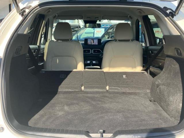 ＣＸ－５ ２０Ｓシルクベージュセレクション　新品タイヤ／保証書／ディスプレイオーディオ／アイアクティブセンス（マツダ）／シートヒーター　前席／全方位モニター／車線逸脱防止支援システム／シート　ハーフレザー／電動バックドア　衝突被害軽減システム（19枚目）