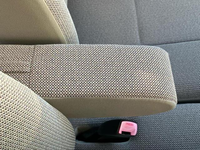 ミラココア ココアＸ　新品タイヤ／保証書／ＥＢＤ付ＡＢＳ／アイドリングストップ／エアバッグ　運転席／エアバッグ　助手席／パワーウインドウ／キーレスエントリー／オートエアコン／パワーステアリング／盗難防止システム　記録簿（18枚目）