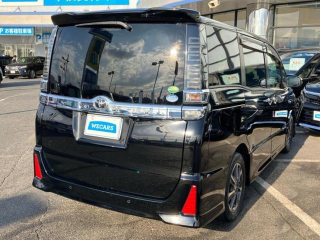 ヴォクシー ＺＳキラメキ２　新品タイヤ／保証書／社外　１０インチ　ＳＤナビ／フリップダウンモニター　社外　１０．１インチ／トヨタセーフティセンス／両側電動スライドドア／車線逸脱防止支援システム／ヘッドランプ　ＬＥＤ　バックカメラ（3枚目）