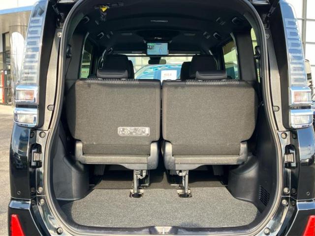 ヴォクシー ＺＳキラメキ２　新品タイヤ／保証書／社外　１０インチ　ＳＤナビ／フリップダウンモニター　社外　１０．１インチ／トヨタセーフティセンス／両側電動スライドドア／車線逸脱防止支援システム／ヘッドランプ　ＬＥＤ　バックカメラ（20枚目）