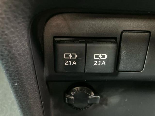 ヴォクシー ＺＳキラメキ２　新品タイヤ／保証書／社外　１０インチ　ＳＤナビ／フリップダウンモニター　社外　１０．１インチ／トヨタセーフティセンス／両側電動スライドドア／車線逸脱防止支援システム／ヘッドランプ　ＬＥＤ　バックカメラ（43枚目）