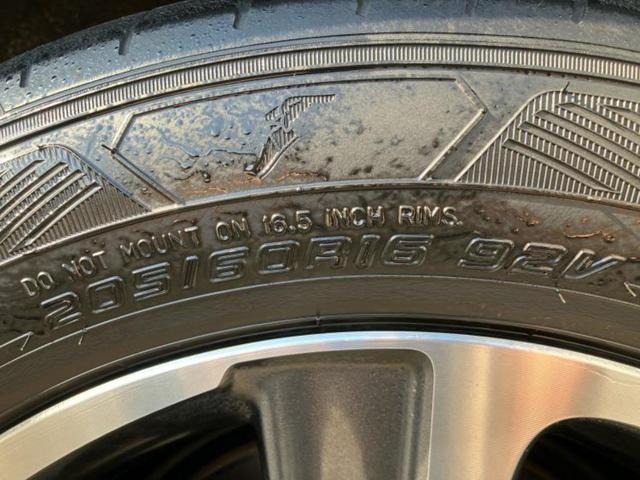 ヴォクシー ＺＳキラメキ２　新品タイヤ／保証書／社外　１０インチ　ＳＤナビ／フリップダウンモニター　社外　１０．１インチ／トヨタセーフティセンス／両側電動スライドドア／車線逸脱防止支援システム／ヘッドランプ　ＬＥＤ　バックカメラ（52枚目）