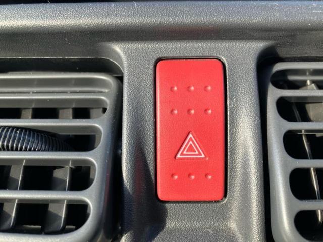 NT100クリッパートラック DX ETC/ABS/横滑り防止装置/アイドリングストップ/パワーステアリング/オートライト/マニュアルエアコン/取扱説明書/デュアルエアバッグ/アクセサリーソケット/ヘッドライトレベライザー/ラジオ(16枚目)