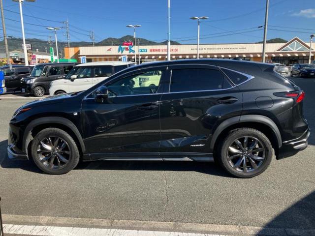 ＮＸ ４ＷＤ　ＮＸ３００ｈ　Ｆスポーツ　サンルーフ／エアロ／マークレビンソン／保証書／純正　ＳＤナビ／プリクラッシュセーフティ／シートヒーター／車線逸脱防止支援システム／シート　合皮／ヘッドランプ　ＬＥＤ／ＥＴＣ２．０／ＥＢＤ付ＡＢＳ（2枚目）