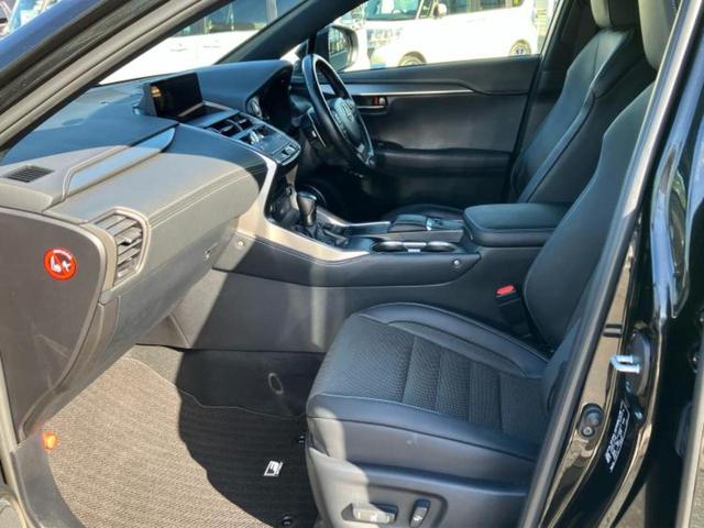 ＮＸ ４ＷＤ　ＮＸ３００ｈ　Ｆスポーツ　サンルーフ／エアロ／マークレビンソン／保証書／純正　ＳＤナビ／プリクラッシュセーフティ／シートヒーター／車線逸脱防止支援システム／シート　合皮／ヘッドランプ　ＬＥＤ／ＥＴＣ２．０／ＥＢＤ付ＡＢＳ（6枚目）