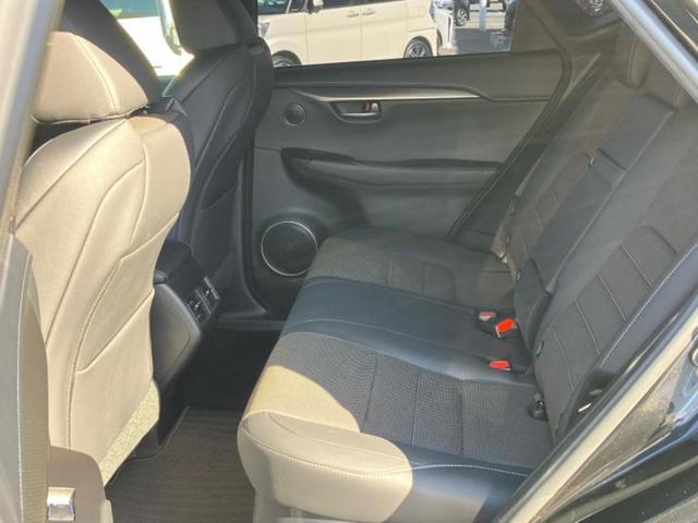 ＮＸ ４ＷＤ　ＮＸ３００ｈ　Ｆスポーツ　サンルーフ／エアロ／マークレビンソン／保証書／純正　ＳＤナビ／プリクラッシュセーフティ／シートヒーター／車線逸脱防止支援システム／シート　合皮／ヘッドランプ　ＬＥＤ／ＥＴＣ２．０／ＥＢＤ付ＡＢＳ（7枚目）