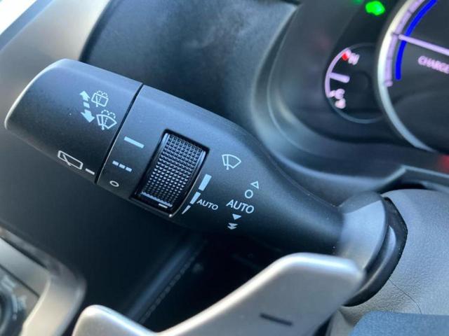 ＮＸ ４ＷＤ　ＮＸ３００ｈ　Ｆスポーツ　サンルーフ／エアロ／マークレビンソン／保証書／純正　ＳＤナビ／プリクラッシュセーフティ／シートヒーター／車線逸脱防止支援システム／シート　合皮／ヘッドランプ　ＬＥＤ／ＥＴＣ２．０／ＥＢＤ付ＡＢＳ（18枚目）
