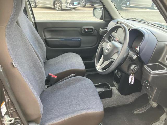 キャロル GL セーフティサポート(スズキ)/シートヒーター 運転席/EBD付ABS/禁煙車/衝突安全ボディ/パワーウインドウ/キーレス/オートライト/パワードアロック/デュアルエアバッグ/アクセサリーソケット(4枚目)