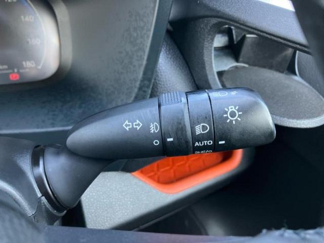 RAV4 4WDハイブリッドアドベンチャー 新品タイヤ/社外エアロ/保証書/ディスプレイオーディオ+ナビ/デジタルインナーミラー/トヨタセーフティセンス/シートヒーター/車線逸脱防止支援システム/シート 合皮/ヘッドランプ LED バックカメラ(17枚目)