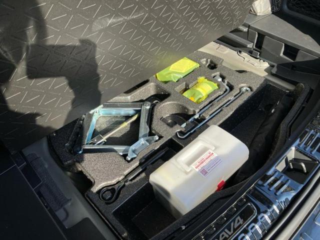 RAV4 4WDハイブリッドアドベンチャー 新品タイヤ/社外エアロ/保証書/ディスプレイオーディオ+ナビ/デジタルインナーミラー/トヨタセーフティセンス/シートヒーター/車線逸脱防止支援システム/シート 合皮/ヘッドランプ LED バックカメラ(25枚目)