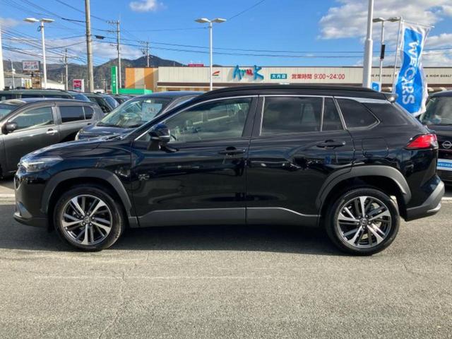 カローラクロス Ｚ　ディスプレイオーディオ８インチ／衝突安全装置／シートヒーター／車線逸脱防止支援システム／シート　ハーフレザー／電動バックドア／ヘッドランプ　ＬＥＤ／ＥＴＣ／ＥＢＤ付ＡＢＳ／横滑り防止装置　バックカメラ（2枚目）