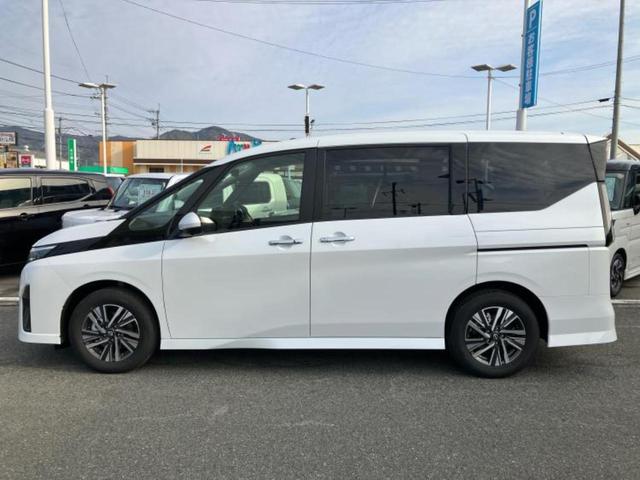 セレナ ｅパワーハイウェイスターＶ　保証書／純正　ＳＤナビ／インテリジェントルームミラー／エマージェンシーブレーキ／ハンズフリー両側電動スライドドア／アラウンドビューモニター／車線逸脱防止支援システム／プロパイロット　全周囲カメラ（2枚目）