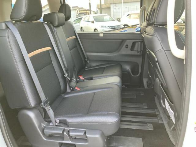 セレナ ｅパワーハイウェイスターＶ　保証書／純正　ＳＤナビ／インテリジェントルームミラー／エマージェンシーブレーキ／ハンズフリー両側電動スライドドア／アラウンドビューモニター／車線逸脱防止支援システム／プロパイロット　全周囲カメラ（5枚目）