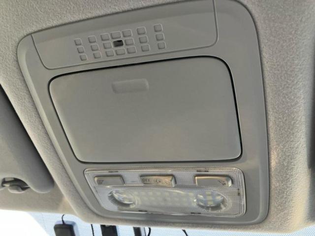 ヴォクシー ハイブリッドＶ　新品タイヤ／保証書／純正　９インチ　ＳＤナビ／フリップダウンモニター　純正　１１インチ／トヨタセーフティセンス／両側電動スライドドア／シートヒーター　前席／車線逸脱防止支援システム　バックカメラ（42枚目）