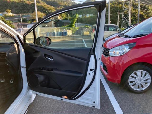 プリウス Ｓツーリングセレクションブラックエディション　純正エアロ／ディスプレイオーディオ＋ナビ８インチ／トヨタセーフティセンス／シートヒーター　前席／車線逸脱防止支援システム／シート　合皮／ヘッドランプ　ＬＥＤ／Ｂｌｕｅｔｏｏｔｈ接続／ＥＴＣ　フルエアロ（6枚目）