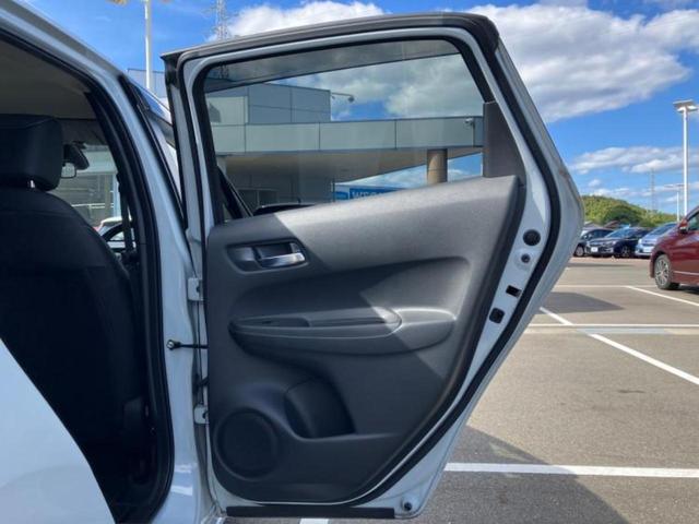 フィット eHEVホーム 新品タイヤ/保証書/純正 9インチ メモリーナビ/ホンダセンシング/車線逸脱防止支援システム/ドライブレコーダー 前後/ヘッドランプ LED/USBジャック/Bluetooth接続/ETC DVD再生(22枚目)