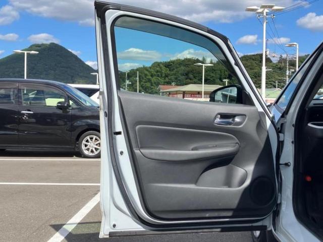 フィット eHEVホーム 新品タイヤ/保証書/純正 9インチ メモリーナビ/ホンダセンシング/車線逸脱防止支援システム/ドライブレコーダー 前後/ヘッドランプ LED/USBジャック/Bluetooth接続/ETC DVD再生(23枚目)