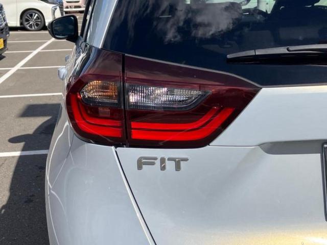 フィット eHEVホーム 新品タイヤ/保証書/純正 9インチ メモリーナビ/ホンダセンシング/車線逸脱防止支援システム/ドライブレコーダー 前後/ヘッドランプ LED/USBジャック/Bluetooth接続/ETC DVD再生(39枚目)