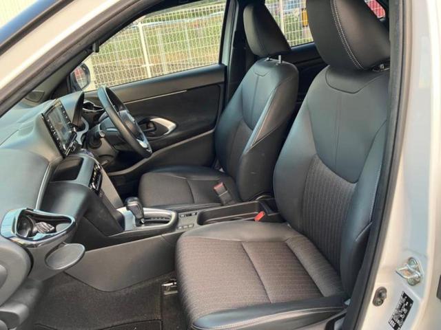 ヤリスクロス ハイブリッドZ 新品タイヤ/保証書/ディスプレイオーディオ8インチ/トヨタセーフティセンス/シートヒーター 前席/パノラミックビューモニター/車線逸脱防止支援システム/電動バックドア/ドライブレコーダー 社外 TV(7枚目)