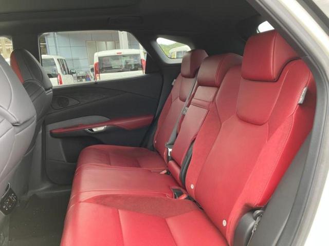 RX 4WD RX500h Fスポーツパフォーマンス サンルーフ/保証書/純正 SDナビ/デジタルインナーミラー/衝突安全装置/シートヒーター/全方位モニター/車線逸脱防止支援システム/シート 合皮/パーキングアシスト 自動操舵/電動バックドア 4WD(7枚目)