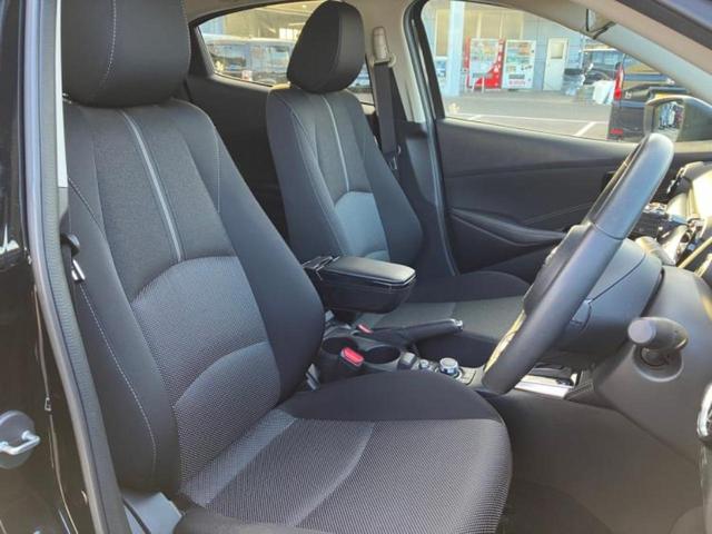 デミオ 15Sツーリング 保証書/純正 SDナビ/衝突安全装置/シートヒーター/車線逸脱防止支援システム/ヘッドランプ LED/ETC/EBD付ABS/横滑り防止装置/アイドリングストップ/フルセグTV/エアバッグ 運転席(5枚目)