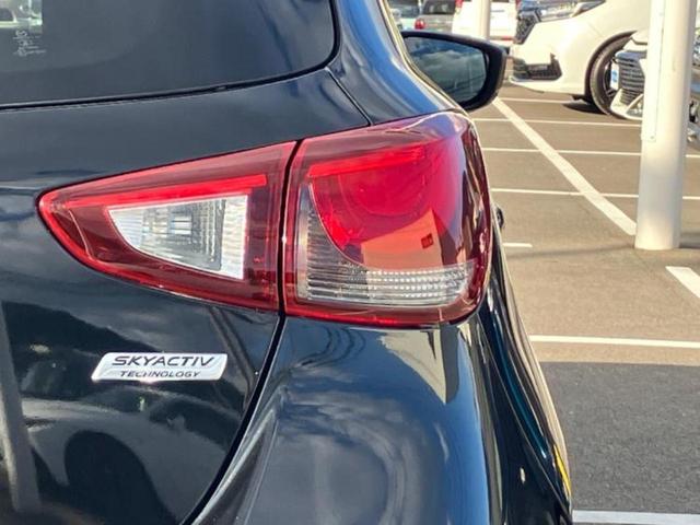 デミオ 15Sツーリング 保証書/純正 SDナビ/衝突安全装置/シートヒーター/車線逸脱防止支援システム/ヘッドランプ LED/ETC/EBD付ABS/横滑り防止装置/アイドリングストップ/フルセグTV/エアバッグ 運転席(40枚目)