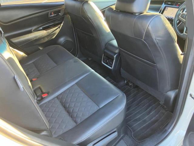 ハリアー プレミアム パノラマルーフ/TRDエアロ/保証書/純正 9インチ SDナビ/衝突安全装置/車線逸脱防止支援システム/シート ハーフレザー/電動バックドア/ヘッドランプ LED/Bluetooth接続/ETC(5枚目)