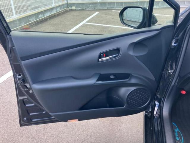 プリウス Sツーリングセレクション 純正 SDナビ/トヨタセーフティセンス/シートヒーター 前席/車線逸脱防止支援システム/シート 合皮/USBジャック/Bluetooth接続/ETC/バックモニター/DVD/エアバッグ サイド(21枚目)