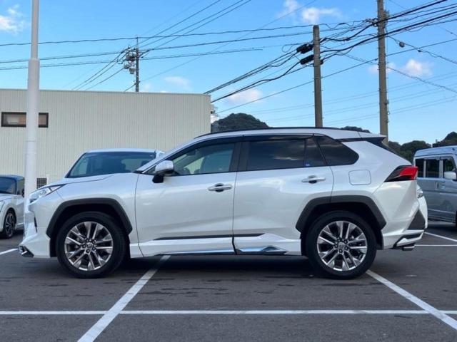 RAV4 4WD G Zパッケージ サンルーフ/純正エアロ/保証書/ディスプレイオーディオ+ナビ11インチ/デジタルインナーミラー/トヨタセーフティセンス/シートヒーター 前席/パノラミックビューモニター 衝突被害軽減システム 4WD(2枚目)