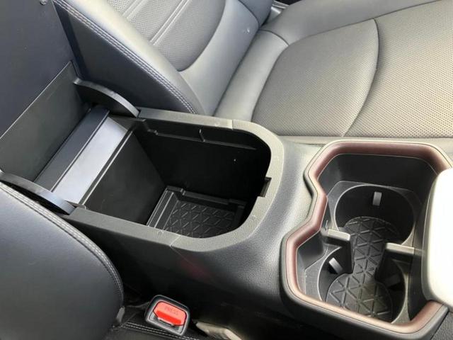 RAV4 4WD G Zパッケージ サンルーフ/純正エアロ/保証書/ディスプレイオーディオ+ナビ11インチ/デジタルインナーミラー/トヨタセーフティセンス/シートヒーター 前席/パノラミックビューモニター 衝突被害軽減システム 4WD(30枚目)