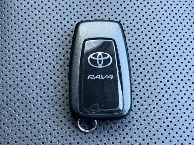 RAV4 4WD G Zパッケージ サンルーフ/純正エアロ/保証書/ディスプレイオーディオ+ナビ11インチ/デジタルインナーミラー/トヨタセーフティセンス/シートヒーター 前席/パノラミックビューモニター 衝突被害軽減システム 4WD(38枚目)