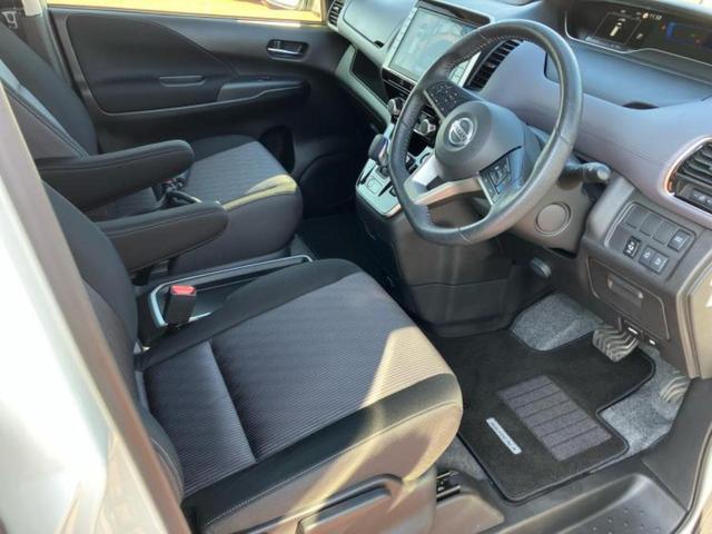 セレナ ｅパワーハイウェイスターＶ　新品タイヤ／純正　１０インチ　メモリーナビ／エマージェンシーブレーキ／両側電動スライドドア／アラウンドビューモニター／車線逸脱防止支援システム／プロパイロット／ドライブレコーダー　前後　全周囲カメラ（4枚目）