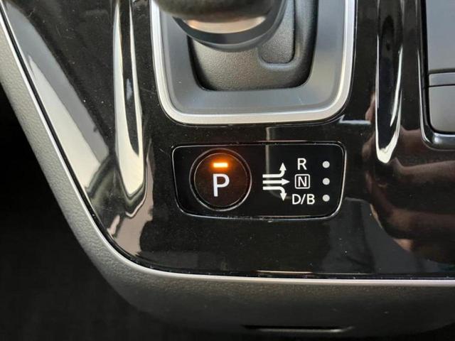 セレナ ｅパワーハイウェイスターＶ　新品タイヤ／純正　１０インチ　メモリーナビ／エマージェンシーブレーキ／両側電動スライドドア／アラウンドビューモニター／車線逸脱防止支援システム／プロパイロット／ドライブレコーダー　前後　全周囲カメラ（30枚目）