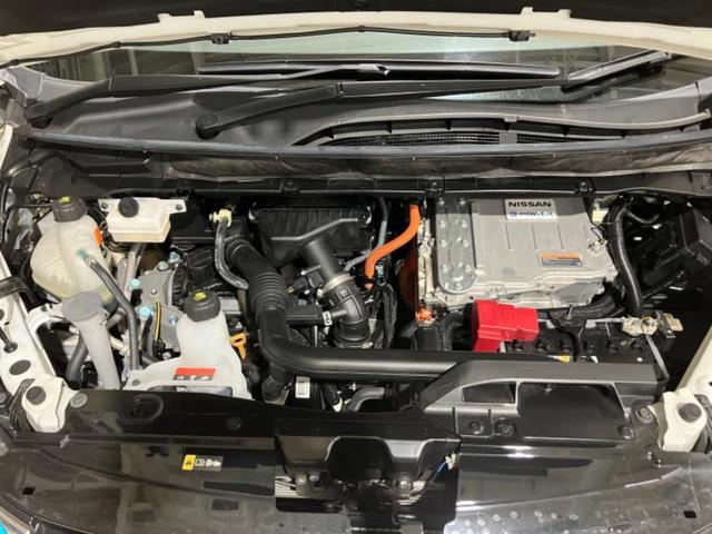 セレナ ｅパワーハイウェイスターＶ　新品タイヤ／純正　１０インチ　メモリーナビ／エマージェンシーブレーキ／両側電動スライドドア／アラウンドビューモニター／車線逸脱防止支援システム／プロパイロット／ドライブレコーダー　前後　全周囲カメラ（43枚目）