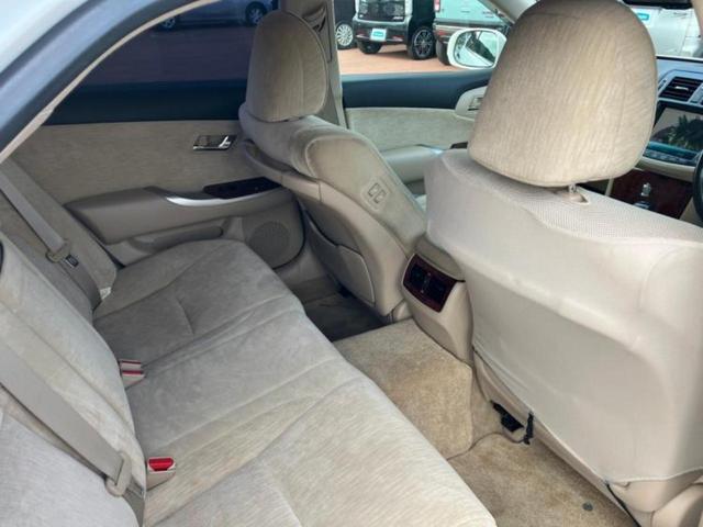 クラウン ロイヤルサルーンプレミアムエディション 保証書/ヘッドランプ HID/ETC/EBD付ABS/横滑り防止装置/クルーズコントロール/バックモニター/フルセグTV/DVD/エアバッグ 運転席/エアバッグ 助手席/エアバッグ サイド 電動シート(5枚目)