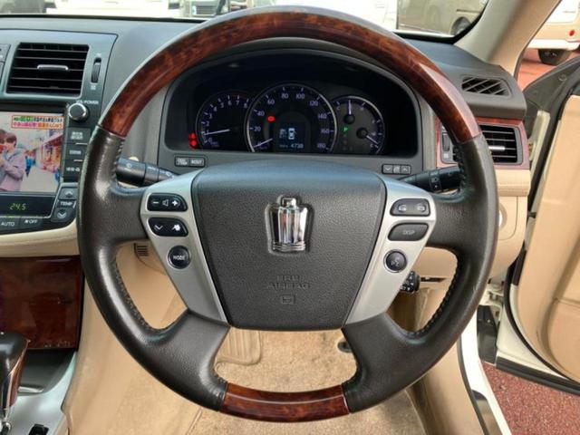 クラウン ロイヤルサルーンプレミアムエディション 保証書/ヘッドランプ HID/ETC/EBD付ABS/横滑り防止装置/クルーズコントロール/バックモニター/フルセグTV/DVD/エアバッグ 運転席/エアバッグ 助手席/エアバッグ サイド 電動シート(9枚目)